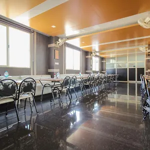 https://oyo-8281-aj-palace.mysorehotels.org